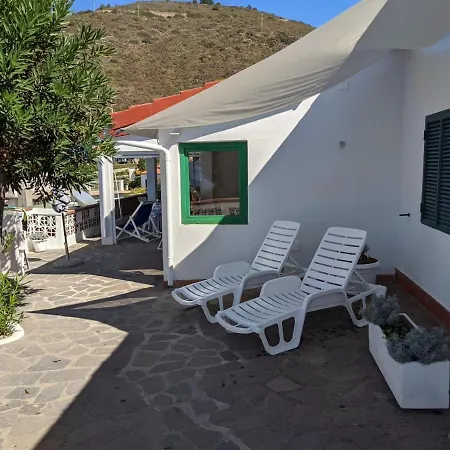Oda Una Terrazza Su Pareti - Goelba Casa Morcone