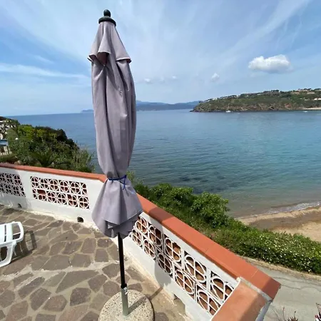 Apartamento Oda Una Terrazza Su Pareti - Goelba