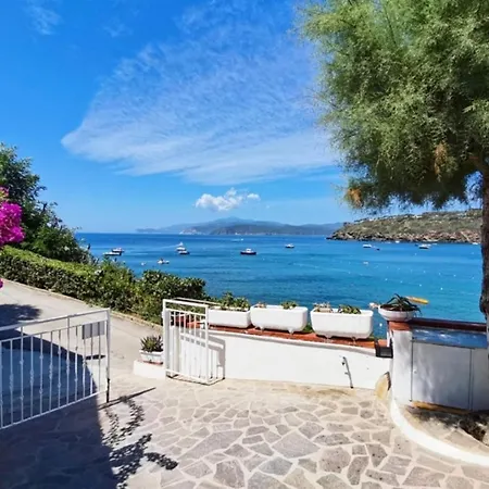 Apartamento Oda Una Terrazza Su Pareti - Goelba Casa Morcone