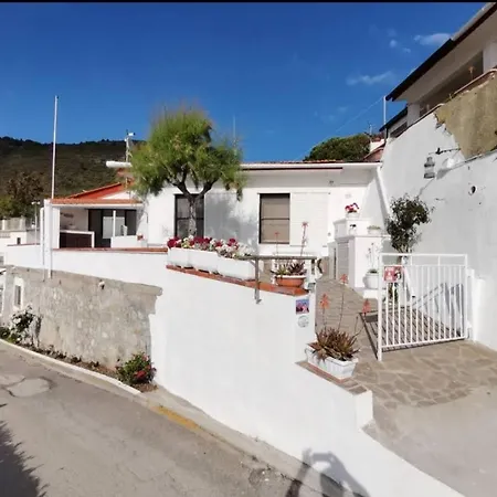 Апартаменты Oda Una Terrazza Su Pareti - Goelba Casa Morcone