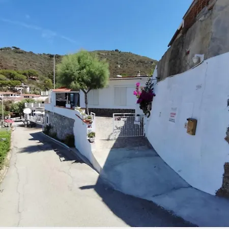 Апартаменты Oda Una Terrazza Su Pareti - Goelba *