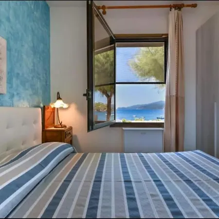 Apartmán Oda Una Terrazza Su Pareti - Goelba